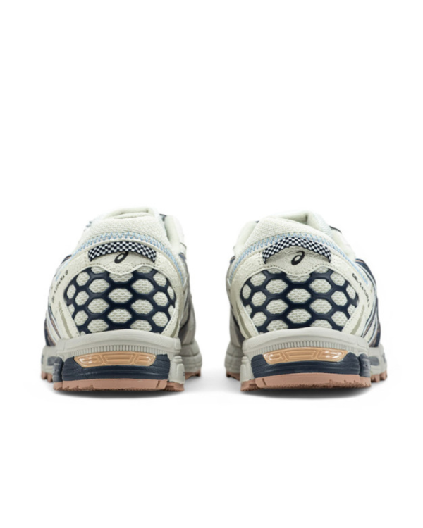 Asics Gel Kahana 8 Gore-Tex Black Gold Rose